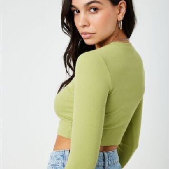 Garage Green twisted keyhole cropped long sleeve - Picture 5 of 7